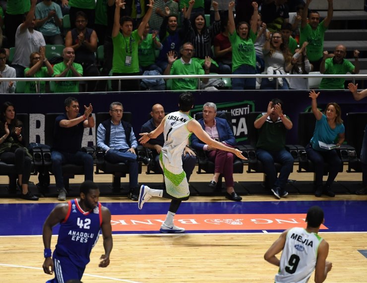 Tofaş, Anadolu Efes’i Farklı Geçti
