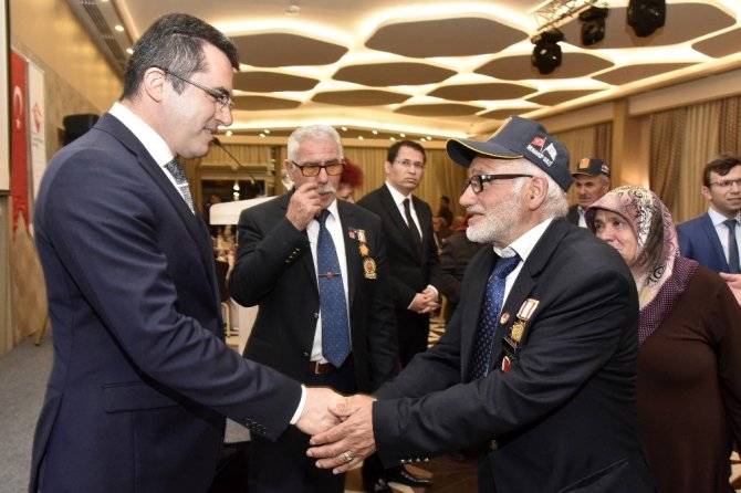 Vali Memiş’ten Şehit Ailelerine İftar