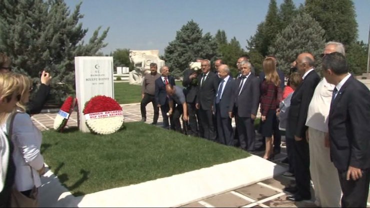 Bülent Ecevit Doğum Gününde Kabri Başında Anıldı