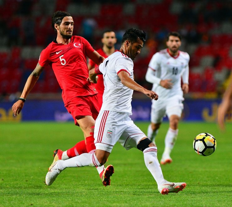 İlk Yarının Galibi Türkiye