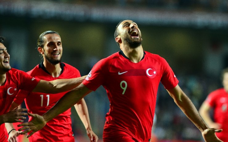 Milliler İran’ı Cenk Tosun’la Yıktı