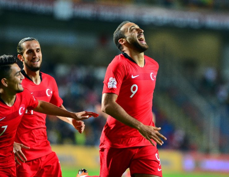 Milliler İran’ı Cenk Tosun’la Yıktı