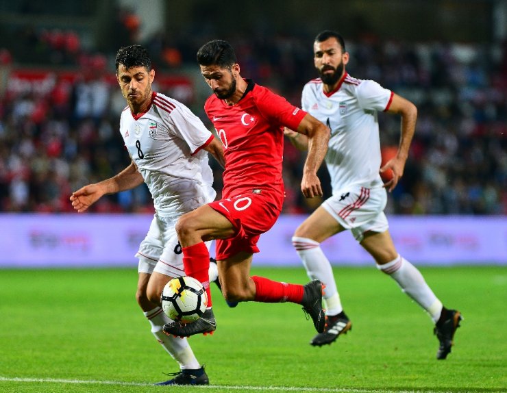 Milliler İran’ı Cenk Tosun’la Yıktı