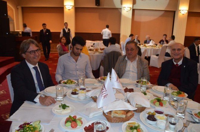 Ferrero Fındık Basınla Biraya Geldi