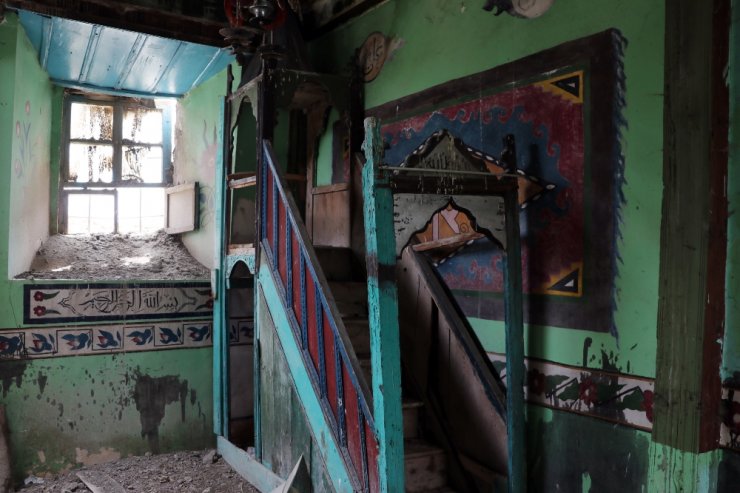 140 Yıllık Cami İlgisizlik Yüzünden Harabeye Döndü
