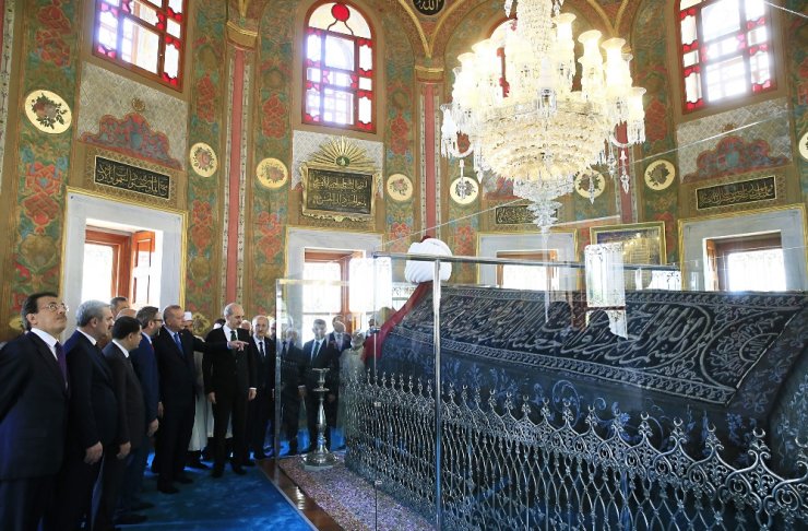 Fatih Sultan Mehmet Han Türbesi Açıldı