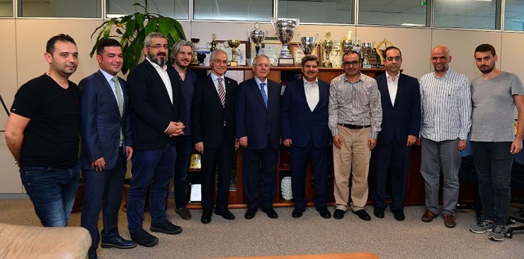 Aziz Yıldırım, İhlas Holding’i Ziyaret Etti