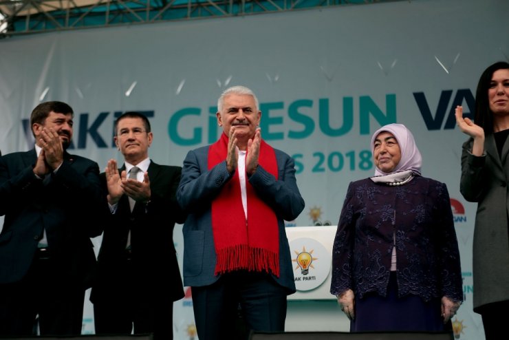 "Sağ Elinize Güneşi Sol Elinize Ayı Vereceğim Diyorlar"