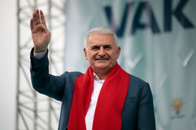 Başbakan Yıldırım: “Onlar Geriyi Gösteriyor Geriyi İşaret Ediyor Biz İleri Diyoruz, Daima İleri”
