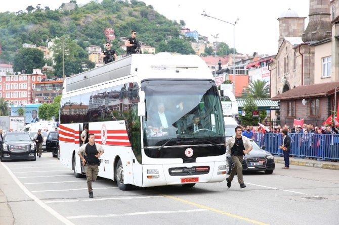 Başbakan Yıldırım: “İnce Eleyip Sık Dokuyacaksınız; İnce’yi Eleyip Erdoğan’ı Seçeceksiniz”