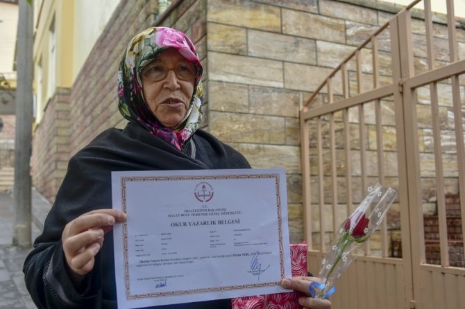 Gümüşhane’de Okuma-yazma Seferberliğiyle Bin 500 Kişi Okuma-yazma Öğrendi