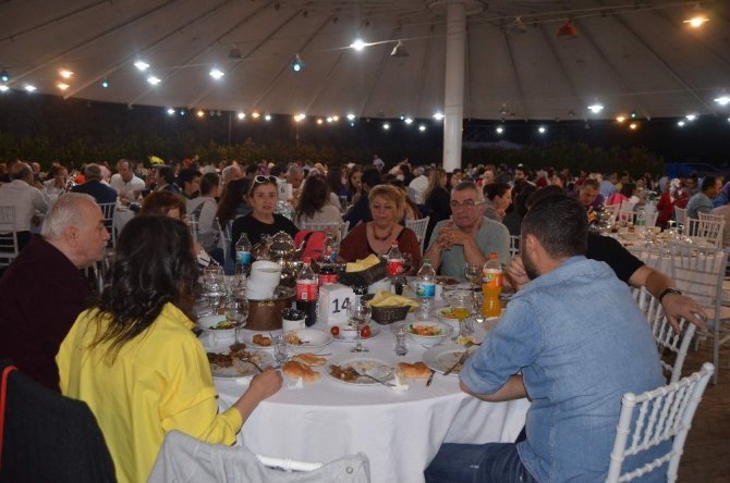 Özel İmperial Hastanesi Çalışanları 11. Geleneksel İftar Yemeğinde Bir Araya Geldi