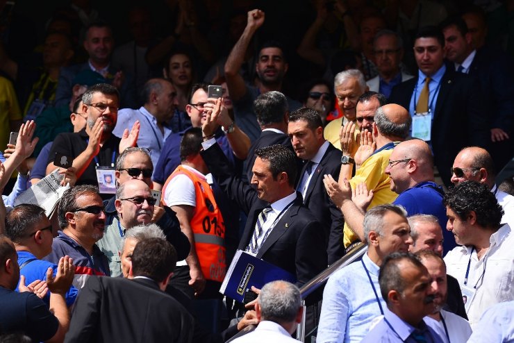 Yıldırım Ve Koç Salona Geldi