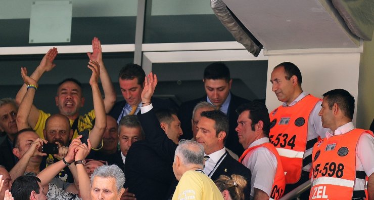 Yıldırım Ve Koç Salona Geldi