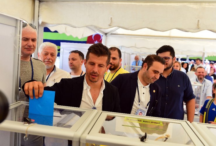 Emre Belözoğlu Da Oy Kullandı