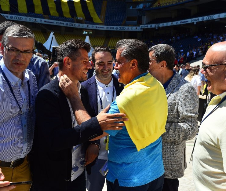 Emre Belözoğlu Da Oy Kullandı