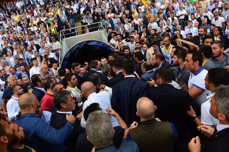 Ali Koç Tebrikleri Kabul Etti
