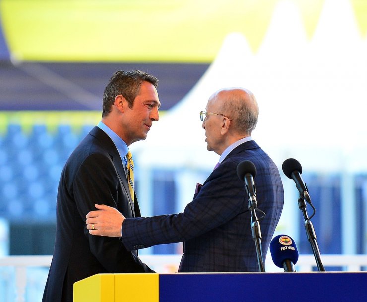 Ali Koç Oyları Sildi Süpürdü