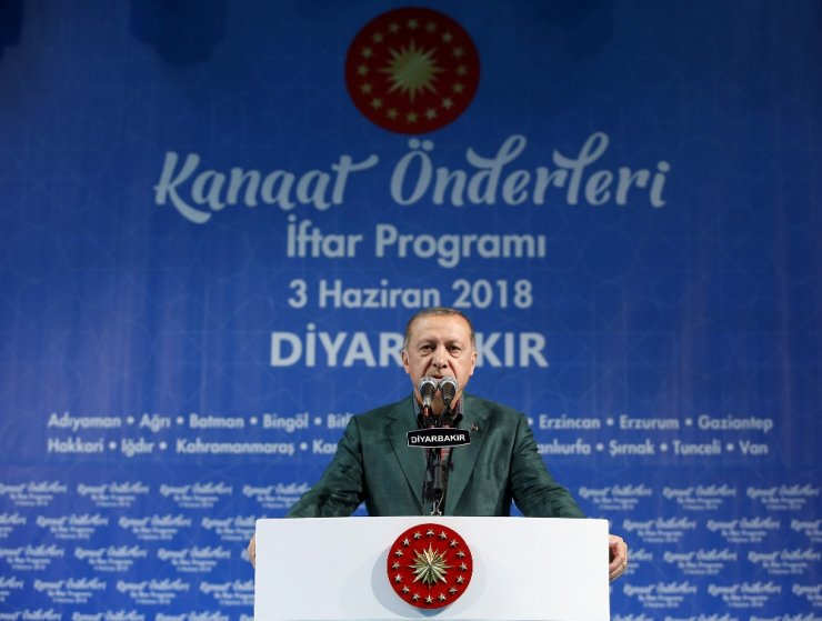Erdoğan Diyarbakır’da Kanaat Önderleriyle Buluştu