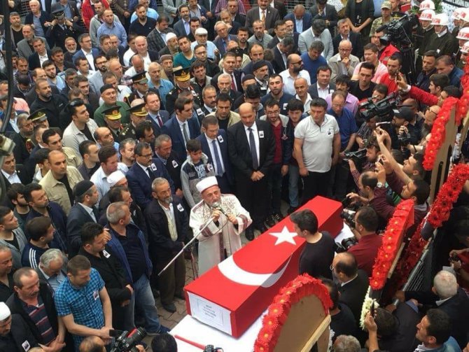 Şehit Uzman Çavuş Giresun’da Toprağa Verildi