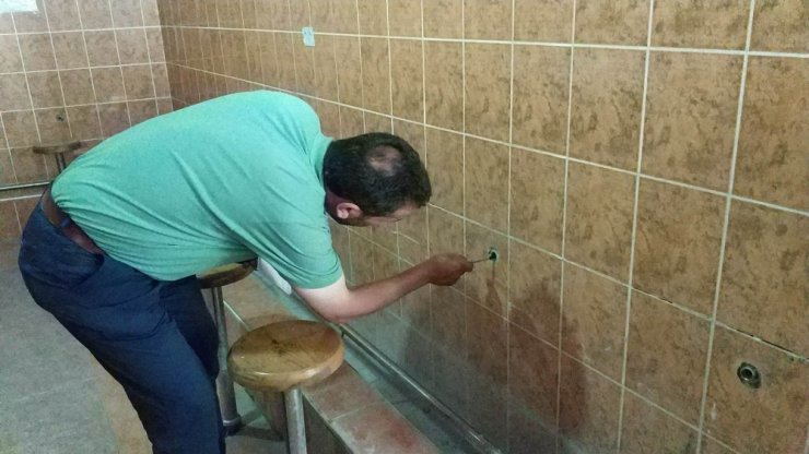 Ramazan Ayında Camilerin Musluklarını Çaldılar