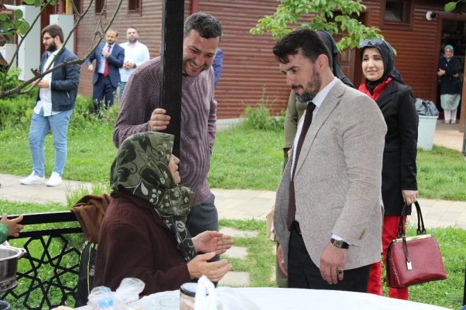 Ak Parti Trabzon Milletvekili Adayları Cora Ve Çebi Seçim Çalışmalarını Sürdürdü
