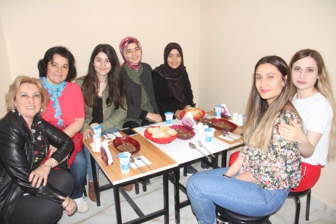 Giresun Eğitim Sağlık Ve Bilimsel Araştırma Vakfı’ndan Öğrencilere İftar