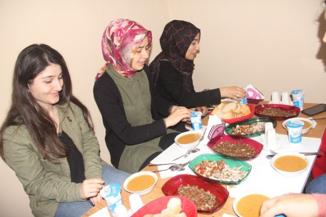 Giresun Eğitim Sağlık Ve Bilimsel Araştırma Vakfı’ndan Öğrencilere İftar
