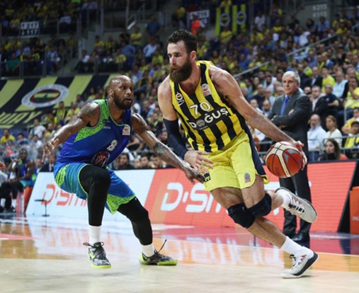 Fenerbahçe Farklı Kazandı
