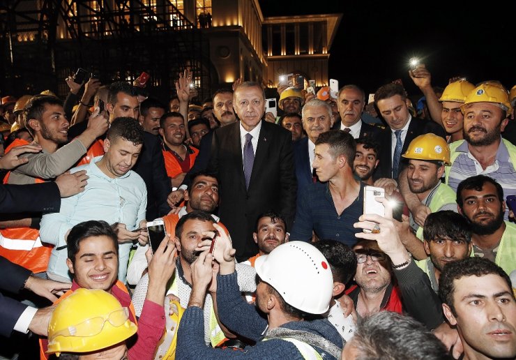 Erdoğan İnşaat İşçileriyle Sohbet Etti