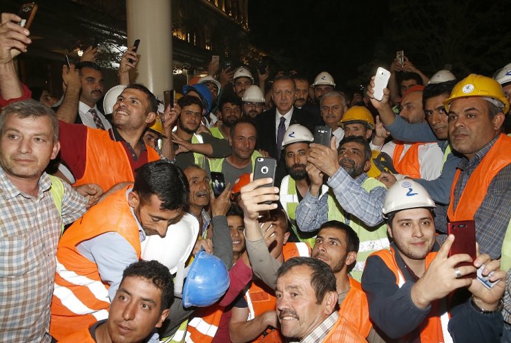 Erdoğan İnşaat İşçileriyle Sohbet Etti
