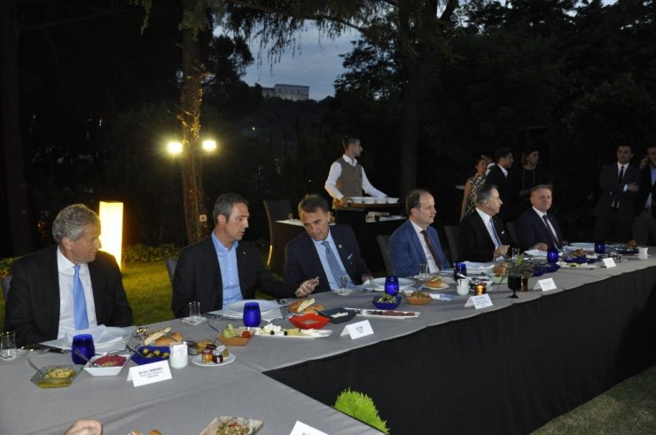 3 Büyüklerin Başkanları İftarda Buluştu
