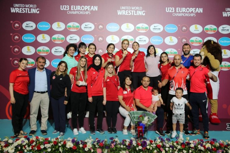 Zeynep Yetgil’den Altın Madalya