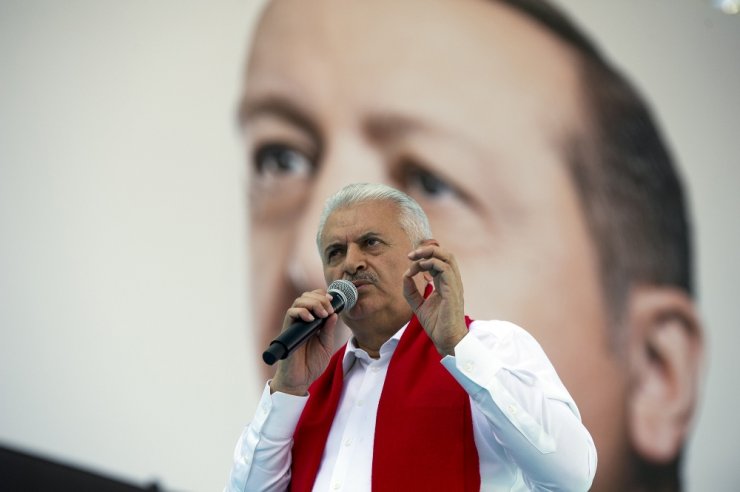 "Bu Seçim Yapım Ekibi İle Yıkım Ekibi Arasında Yapılıyor"