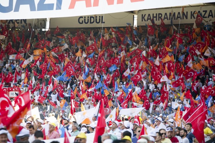 "Bu Seçim Yapım Ekibi İle Yıkım Ekibi Arasında Yapılıyor"