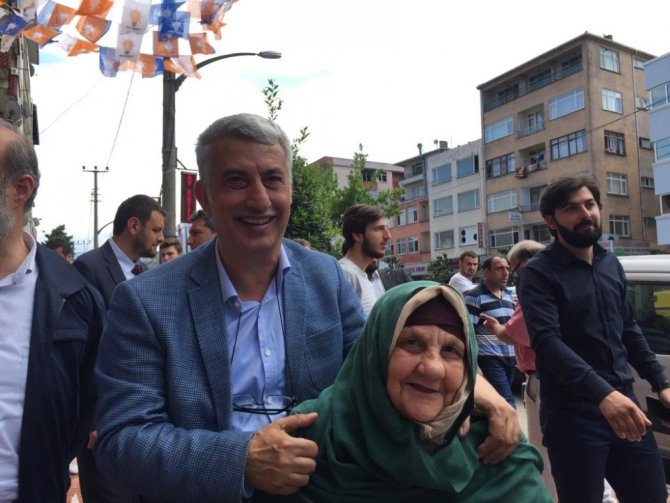 Ak Parti Trabzon Milletvekili Adayı Koç, Seçim Çalışmalarını Araklı İlçesinde Sürdürdü