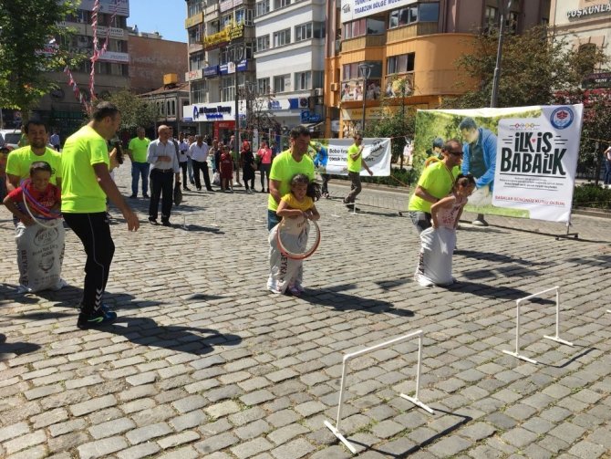 Babalar İle Çocukları Yarıştı