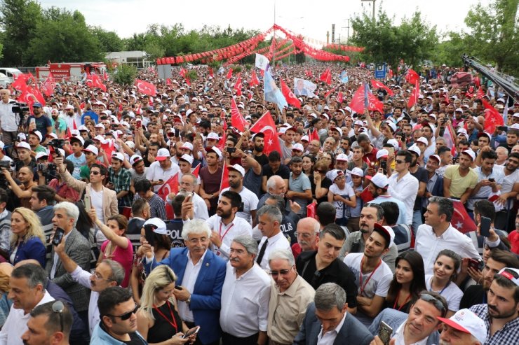 "Bir, Barışacağız; İki, Ekonomik Olarak Büyüyeceğiz"