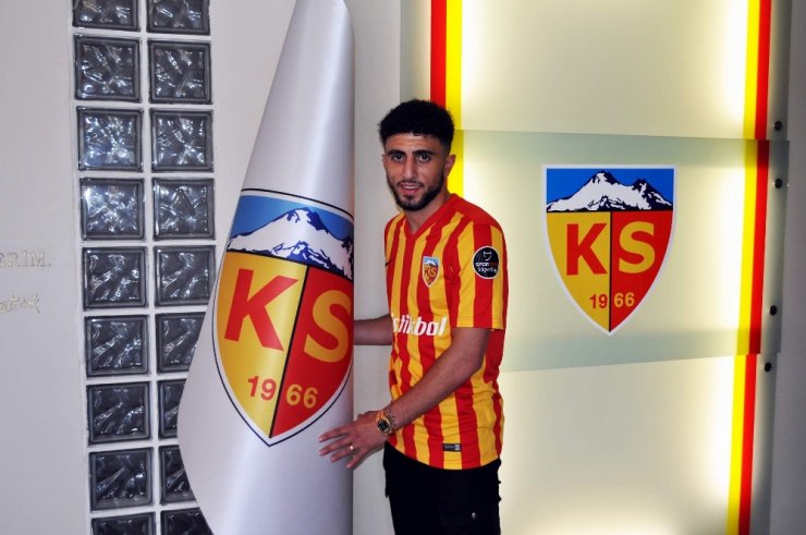 Bilal Başacıkoğlu İmzayı Attı