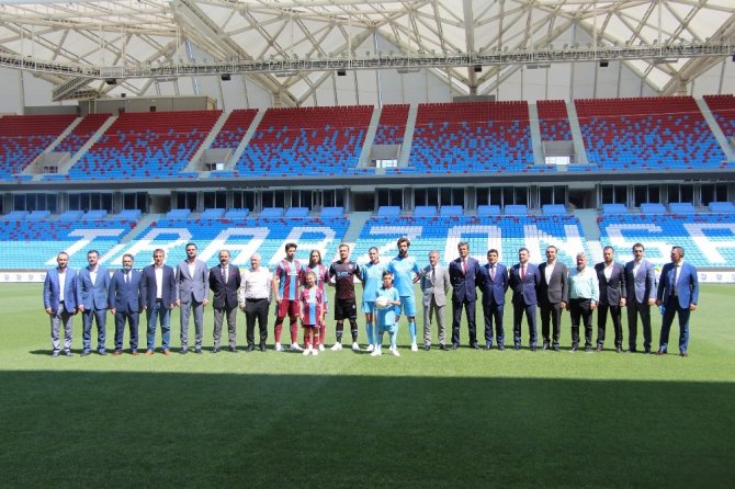 Trabzonspor, Macron İle 3 Yıllık Anlaşma İmzaladı