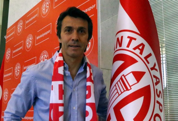 Antalyaspor İle 1+1 Yıllık Sözleşme İmzaladı