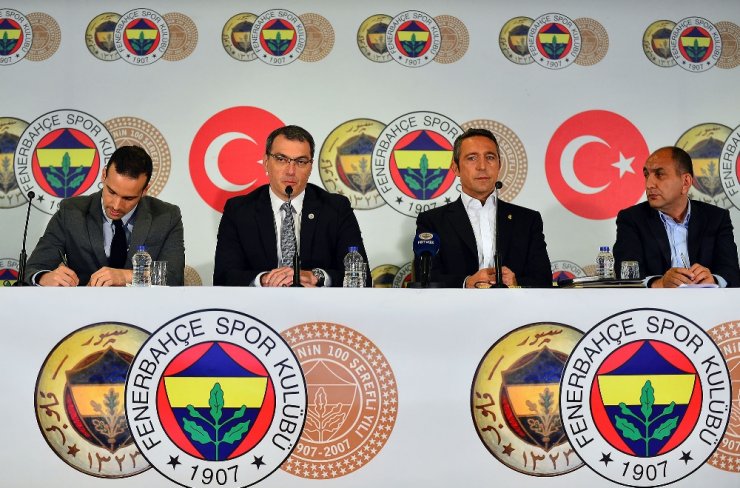 Fenerbahçe Damien Comolli’yle Sözleşme İmzaladı