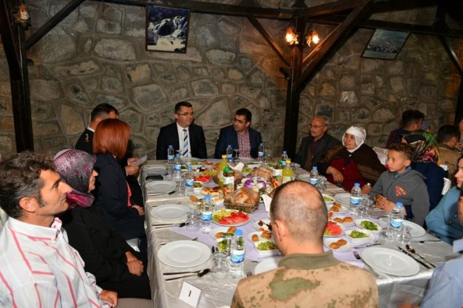 Jandarma’dan Şehit Aileleri Onuruna İftar
