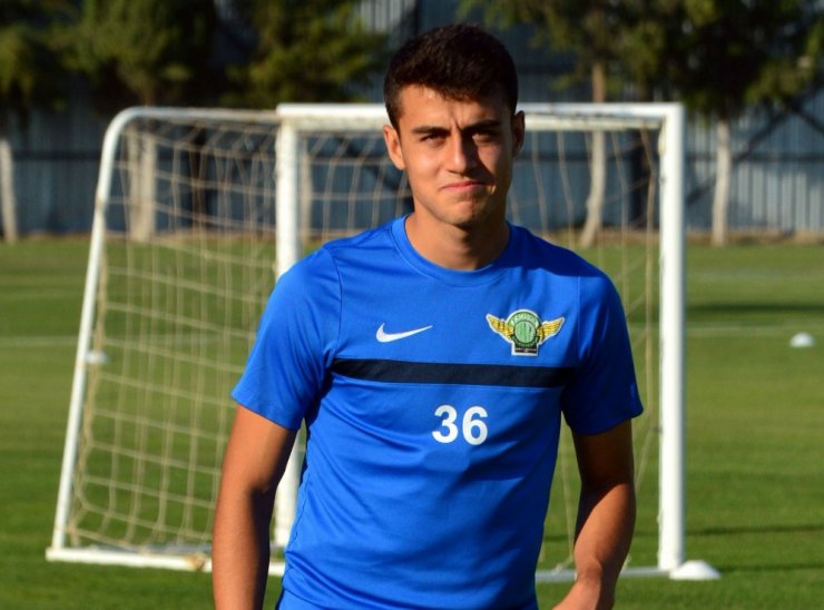 Akhisar’da 3 Oyuncu İle Yola Devam Kararı