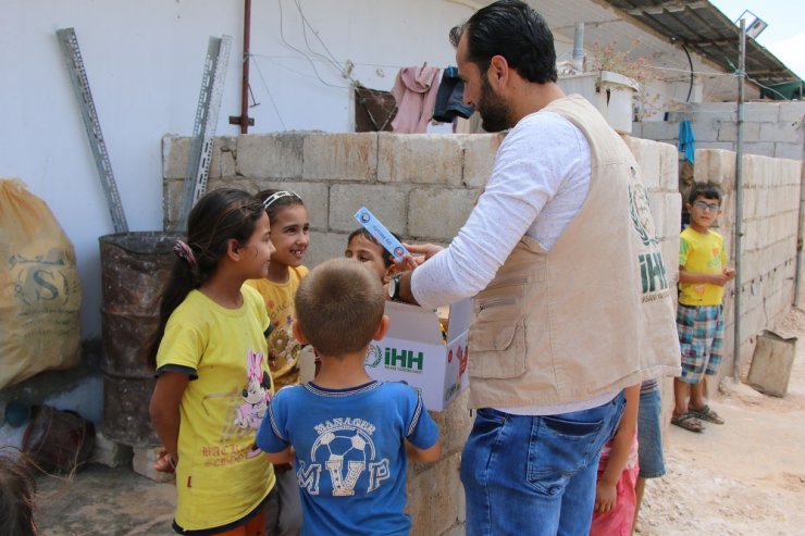 Suriyeli Yetimlere Ramazan Çocuk Paketi