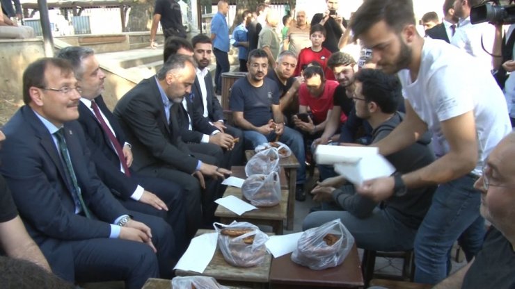 Hakan Çavuşoğlu’ndan Suruç Açıklanması