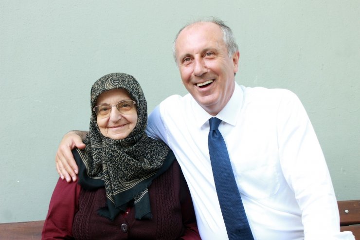 İnce Bayram Namazını Köyünde Kıldı