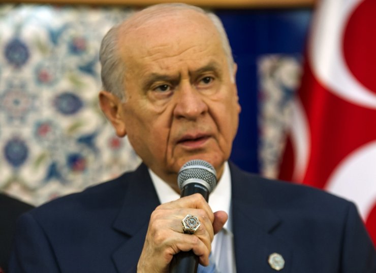 Bahçeli’nin Bayramlaşmada Taktığı Yüzük Dikkat Çekti