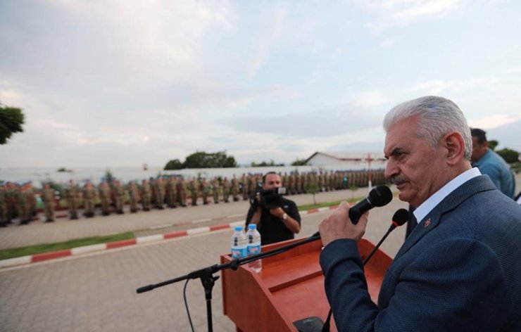 Başbakan Yıldırım Mehmetçikle Bayramlaştı