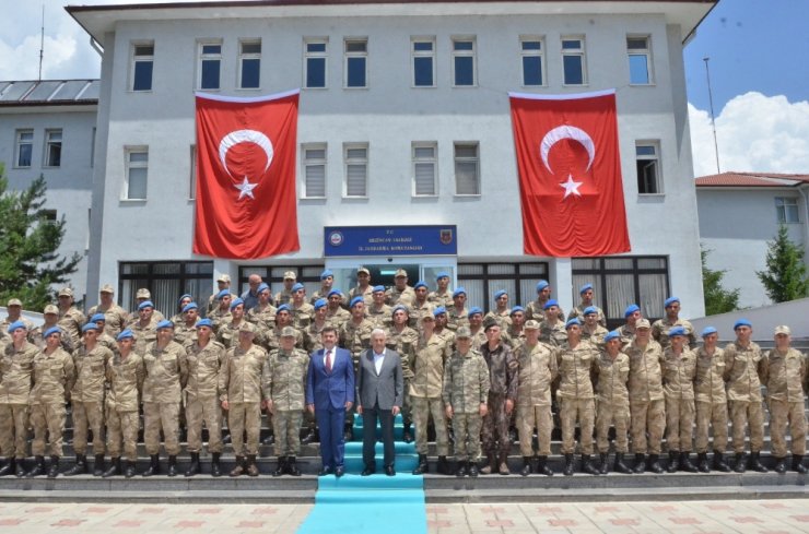 Başbakan Yıldırım Mehmetçikle Kahvaltıda Bir Araya Geldi